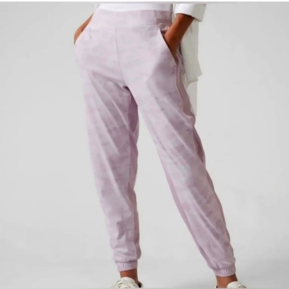 Athleta, NWT, Brooklyn Lined Camo Lux Joggers, Shasta Purple, Size 4 - Picture 1 of 16